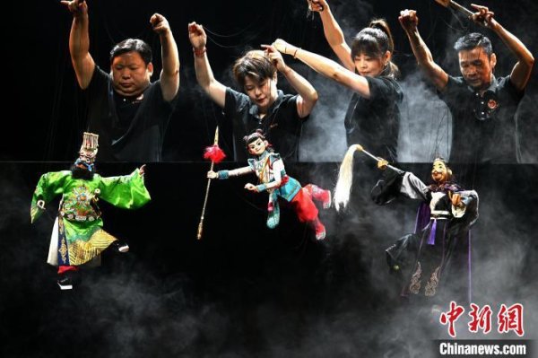 速配发金融网 指尖悬丝活傀儡 千年手办火“出圈”