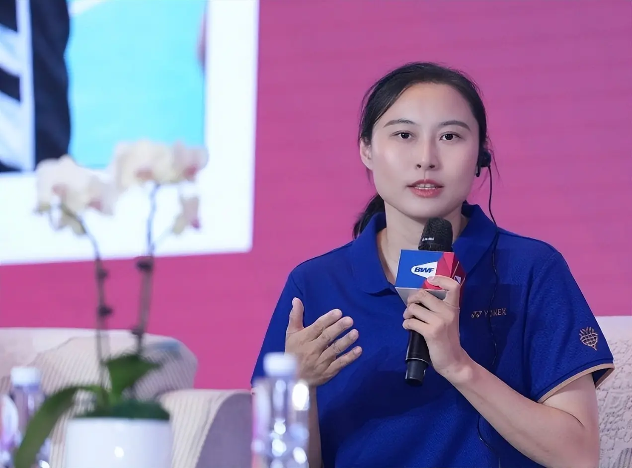 搭档网 羽坛女神王仪涵近况：进入大学当老师，嫁给师弟，1米78越来越美